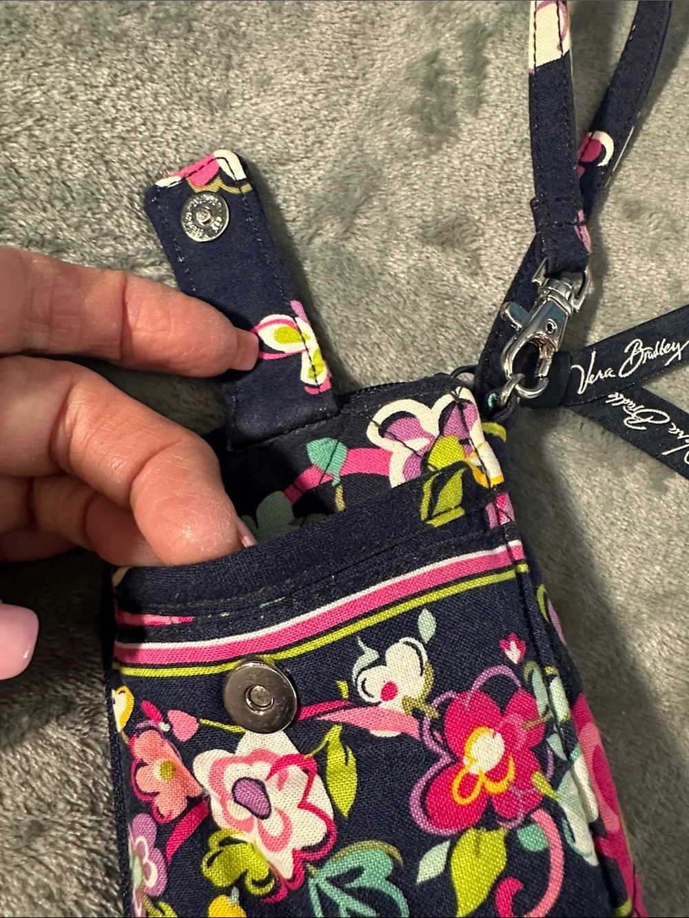NWTS Vera Bradley Navy Floral Quilted Wristlet wallet/Card Case🦋🩷💚